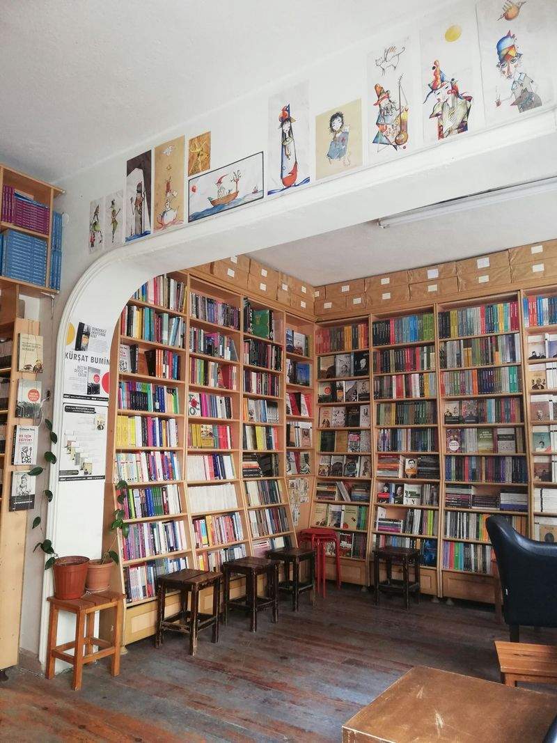 春に読みたい一冊を見つける、青灯書房のおすすめ棚